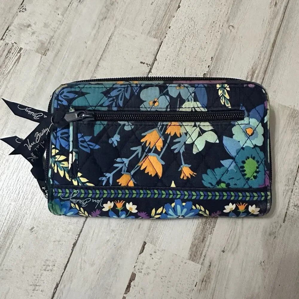 Vera Bradley Wallet Zip Around Turn Lock Midnight Blues Quilted Trendy‎ Fabric